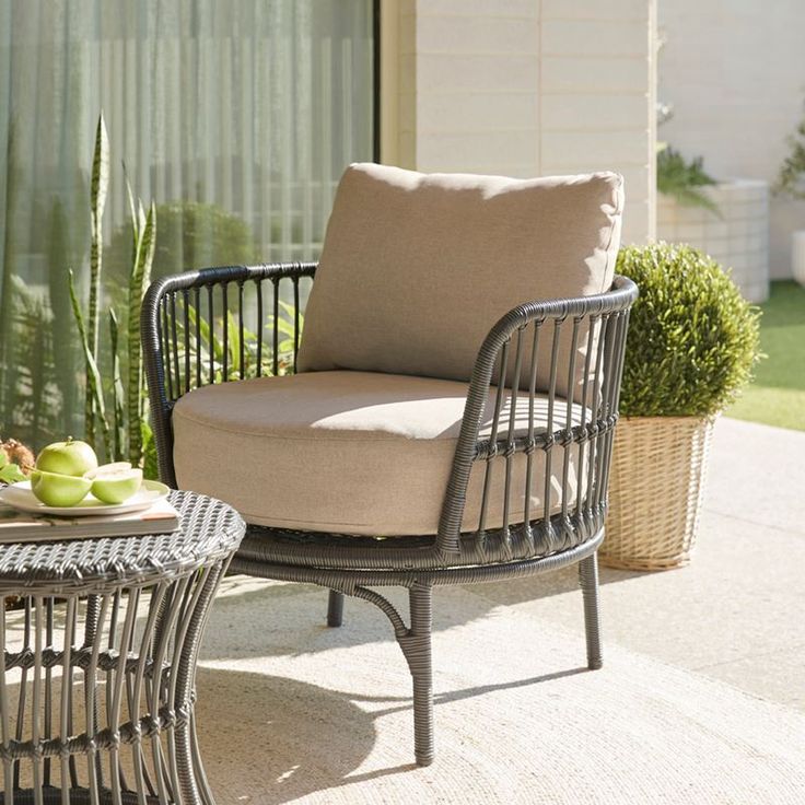 Patio Perch Outdoor Chair